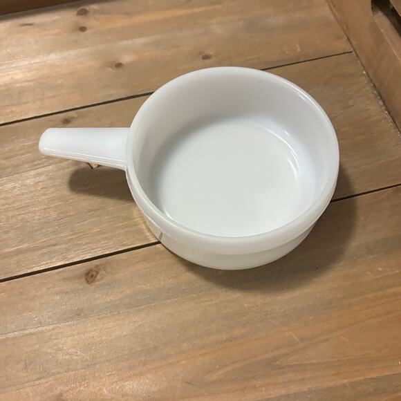 Glasbake Other - Milk Glass Glasbake 14 oz. 1 Handle Individual Casserole